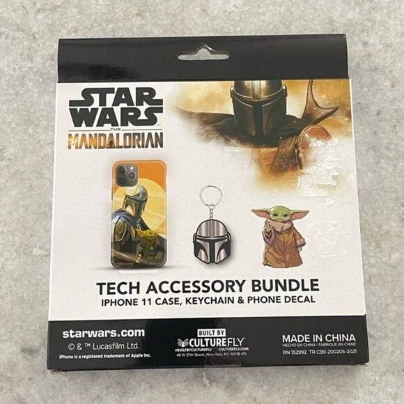 Star Wars The Mandalorian Tech Accessory Bundle iPhone 11 New in Box! - Picture 2 of 2